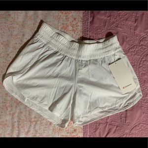 NWT Lululemon tracker shorts white (size 8)